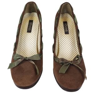 Retro Splash Suede Heel w/h Cute Details and Bow